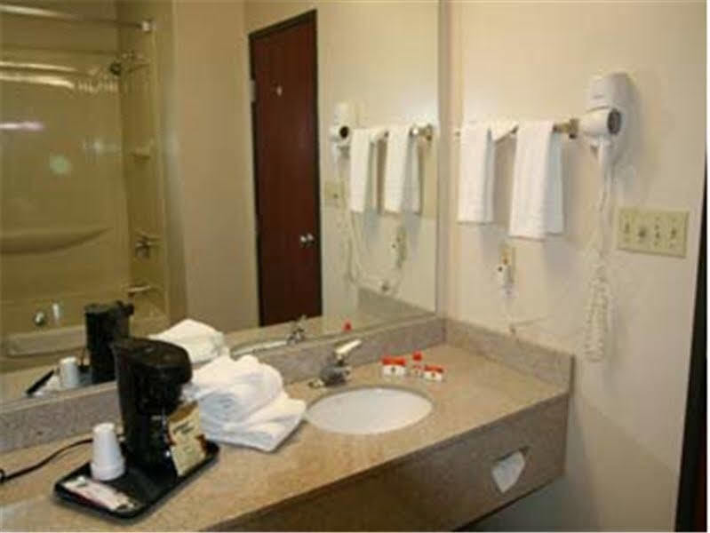 ซูเปอร์ 8 บาย วินด์แฮม เชพเฟิร์ดสวิลล์ Hotel เชพเพิร์ดสวิลล์ ภายนอก รูปภาพ